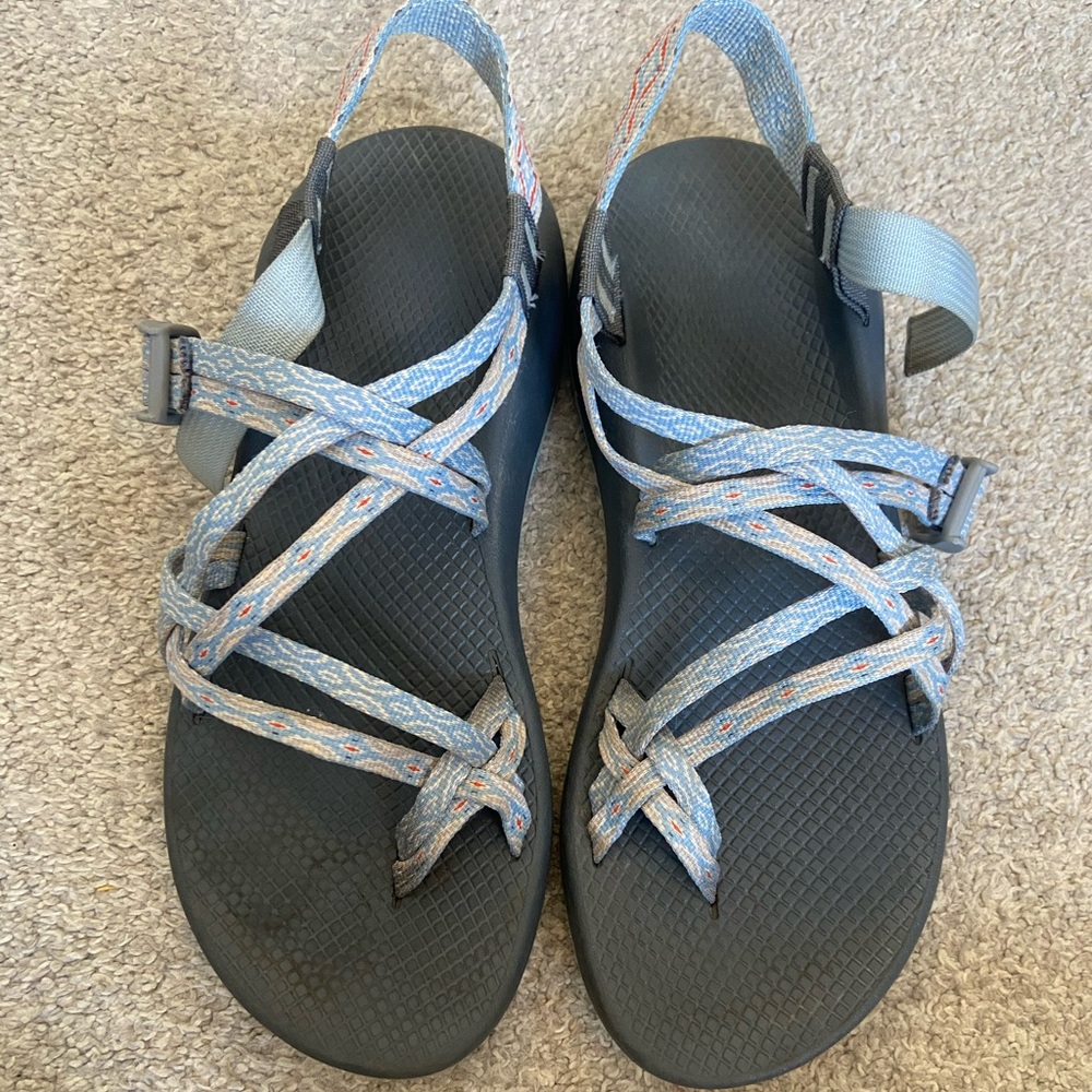 Women’s toe strap chacos